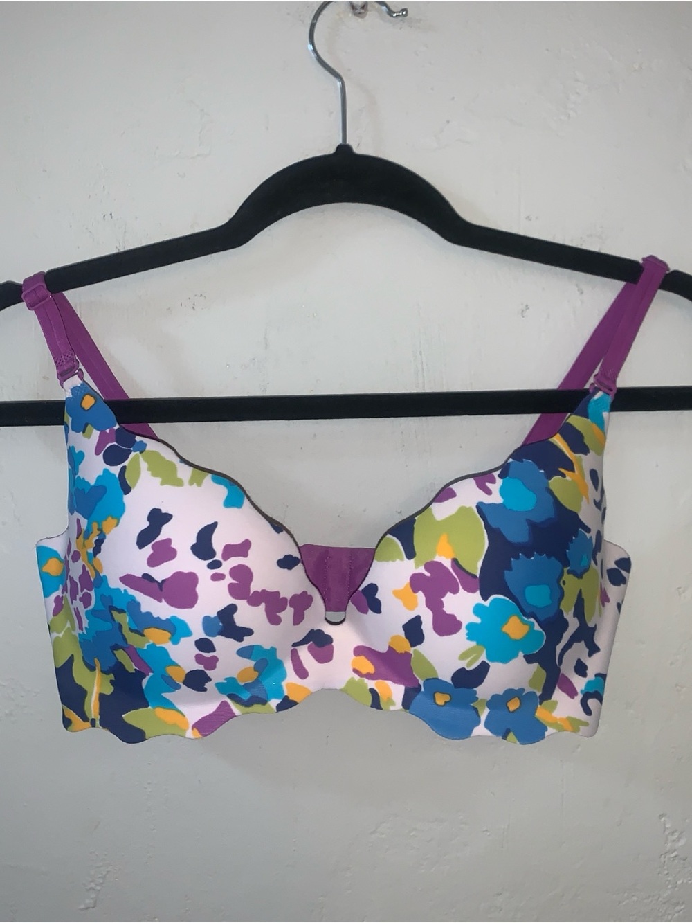 Victoria’s Secret Very Sexy Push-Up Bra 34D Molded Cups Underwire Purple Bright